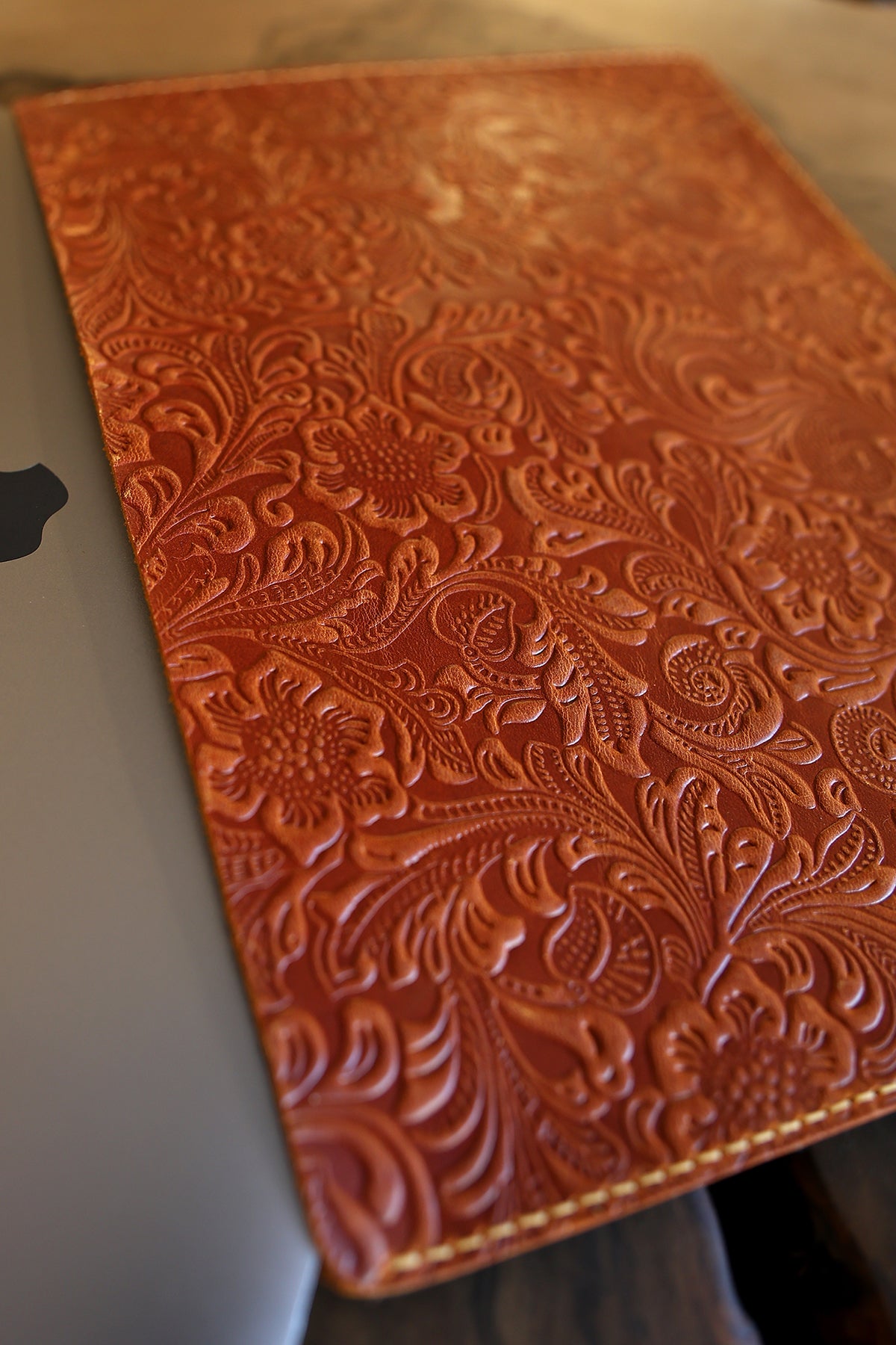 Macbook Kılıfı Rose Desen 13 inç Slim Kılıf