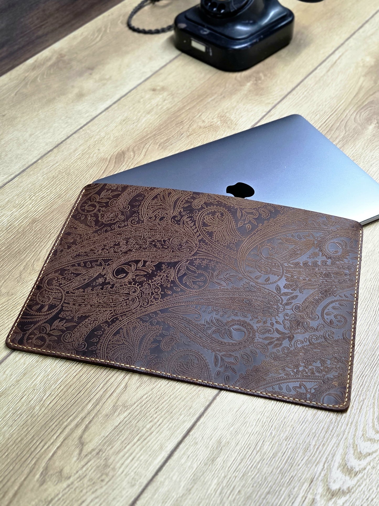 Macbook Kılıfı Kaşmir Desen 13 inç Slim Kılıf