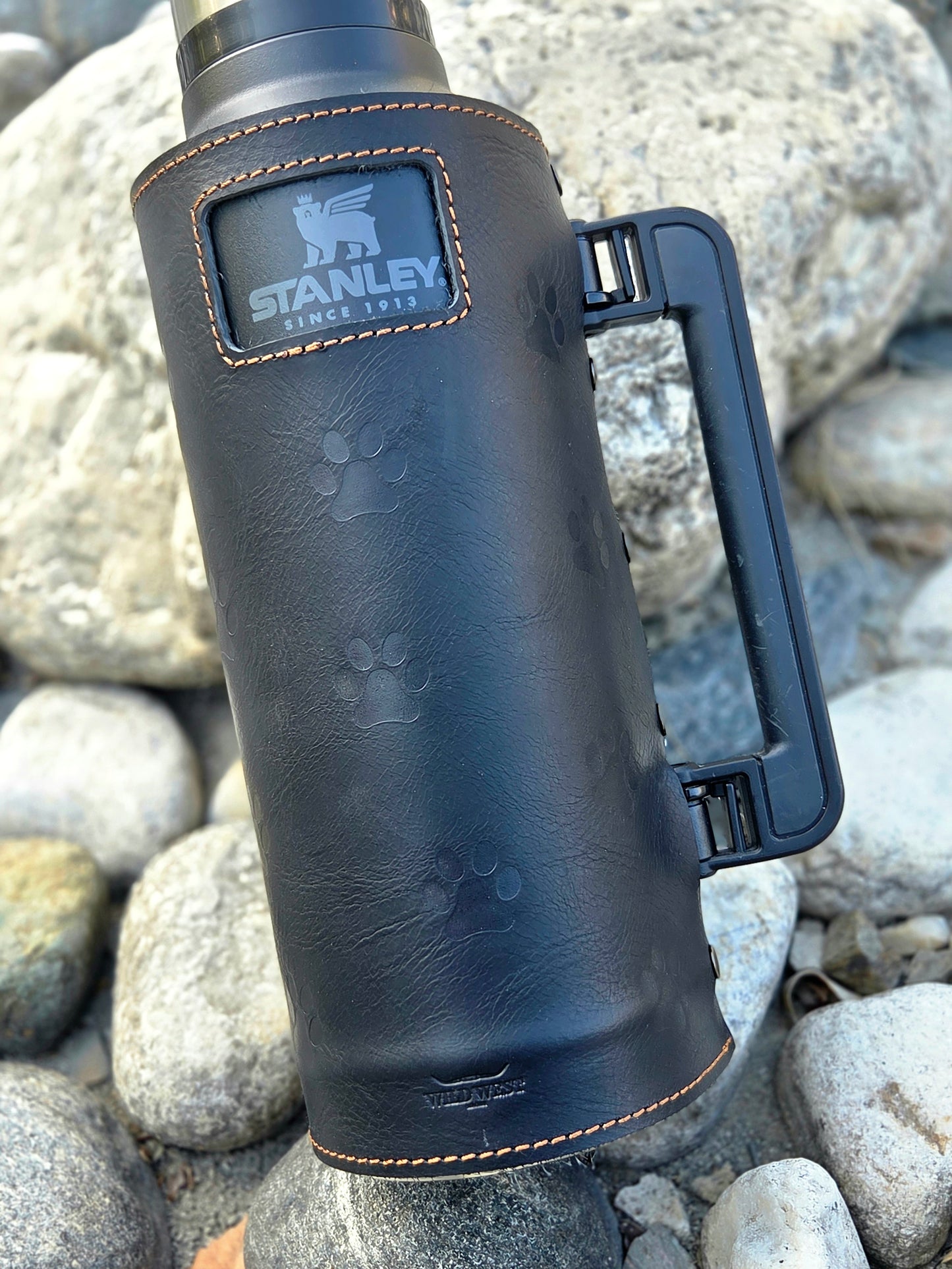 Stanley Termos Kılıfı 1.9L Black Pati