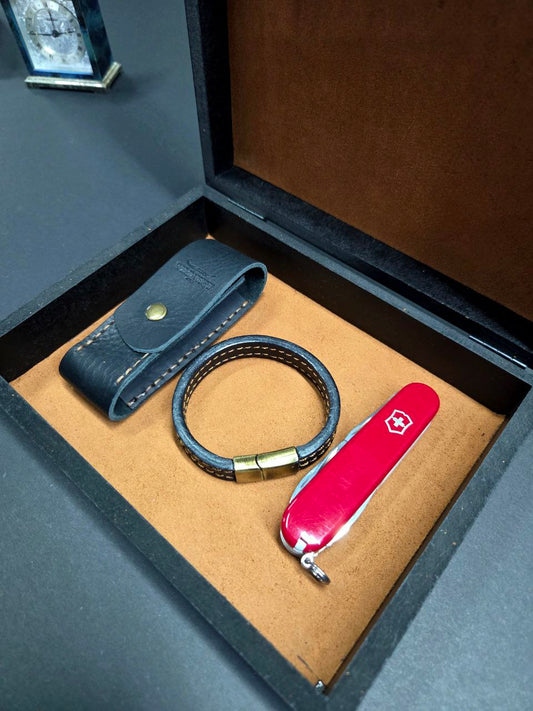 Deri Bileklik+Victorinox 4603+Çakı Kılıfı+Özel Ahşap Hediye Kutusu
