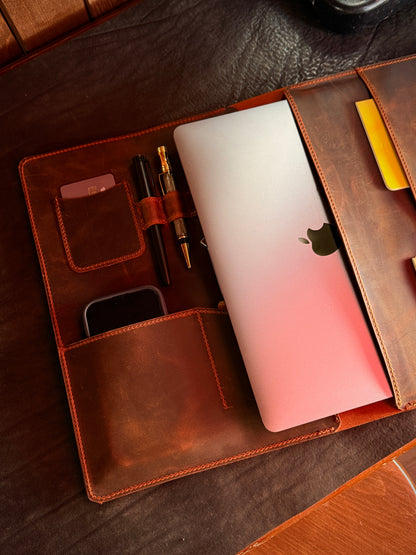 Desenli MacBook Organizer – Hakiki Deri Çok Bölmeli Evrak Çantası
