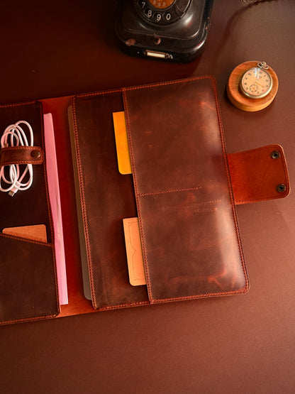 Desenli MacBook Organizer – Hakiki Deri Çok Bölmeli Evrak Çantası