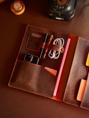 Desenli MacBook Organizer – Hakiki Deri Çok Bölmeli Evrak Çantası