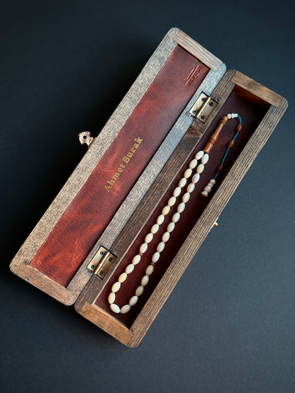 Deve Kemiği Tesbih – 12x7 mm Beyzi Kesim Kuka İmame Kombinli | Özel Ahşap Kutulu