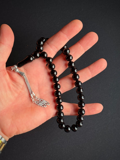 Orijinal Erzurum Oltu Taşı Tesbih – 10x10 mm Küre Kesim | Özel El Oyması Ahşap Kutulu